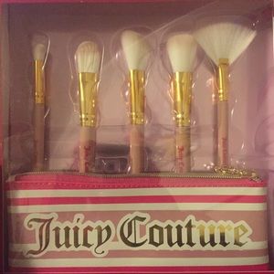 Juicy Couture 5 Piece Brush Set & Case